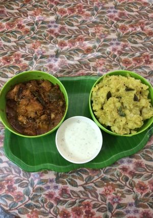 A picture of Tapioca and fish curry.