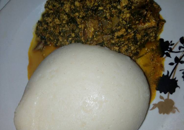 Egusi soup with semo