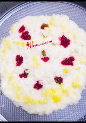 A picture of Microwave giant coconut macaroon with tutti frutti in under 5 minutes.