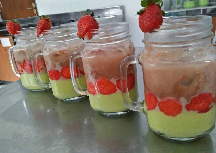 Smoothies Banana Avocado Milo