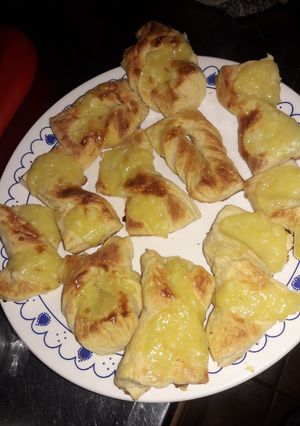 Una foto de • Facturas hojaldradas como de panadería 🥐 •