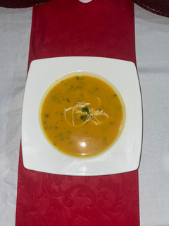 Una foto de Crema de zanahoria con pollo 🧑🏻🍳
