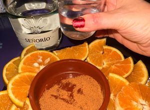 Una foto de Para todo mal mezcal