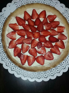Una foto de Tarta de frutillas con crema