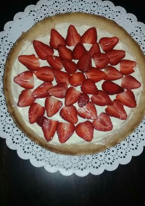 Una foto de Tarta de frutillas con crema