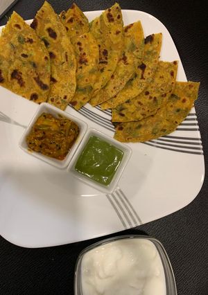 મેથીના થેપલા (Methi Thepla Recipe In Gujarati) રેસીપી મુખ્ય ફોટો