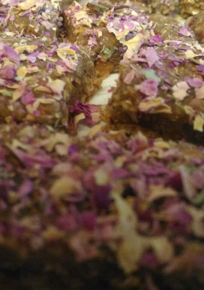 عکسی از دستور حلوای گل محمدی