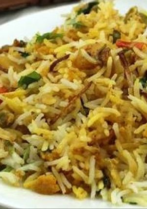 A picture of Veg biryani.