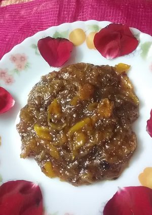 A picture of Kachche aam ki khatti mithi chutney 😊😊😊.