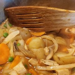 A picture of My leftover pork chop curry.
