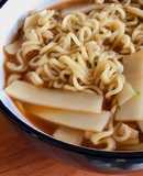 Mì Ăn Liền Vị Kim Chi Nấu Măng Chua