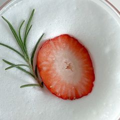A picture of Strawberry Home CafeㅣStrawberry Milk Foam Latte.