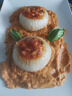 Una foto de Cebollas rellenas veganas sin gluten