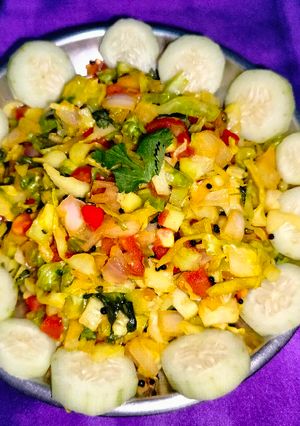 કચુંબર સલાડ (Kachumber Salad Recipe In Gujarati) રેસીપી મુખ્ય ફોટો