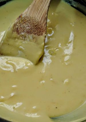 Una foto de SALSA Bechamel al Curry para Croque Monsieur...!😋