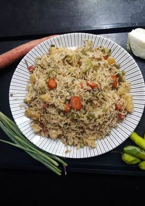 A picture of Chinese vegetable rice (Chinese pulao).