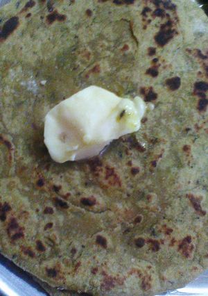 A picture of Panchmel Lachha paratha.