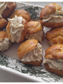 Una foto de Profiteroles salados rellenos de atún