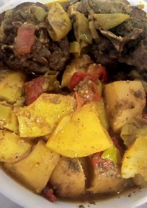 صورة لوصفة لحم في طنجرة الضغط مرفوقة بالخضار 😋😋😍