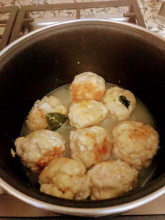 Foto principal de Albóndigas de pollo con caldo