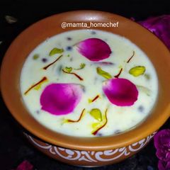 A picture of Rice kheer.