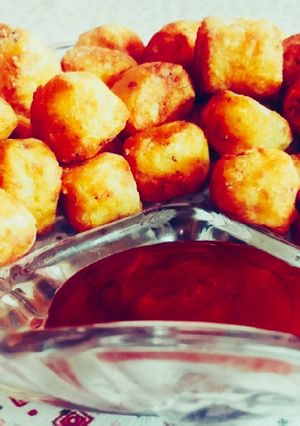 A picture of Chilli cheese potato bits.