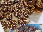 Una foto de donuts con levadura royal