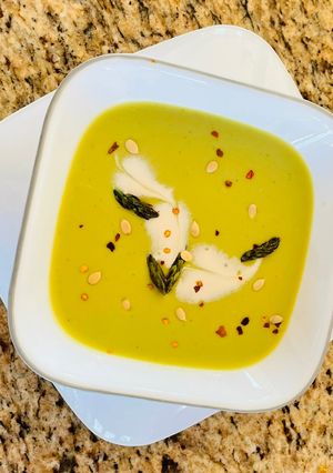 એસ્પરગસ સૂપ (Asparagus Soup Recipe In Gujarati) રેસીપી મુખ્ય ફોટો