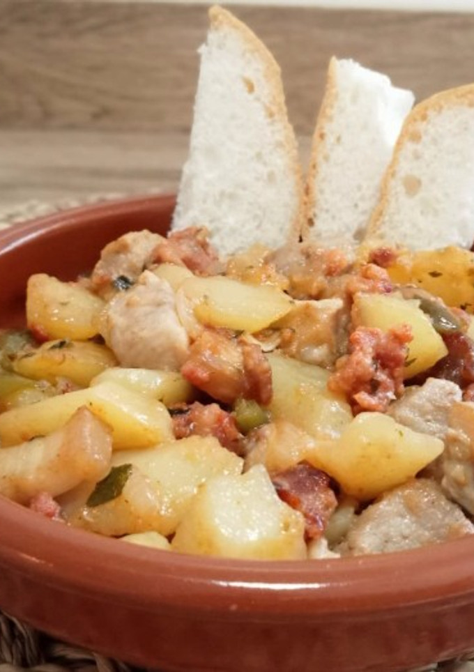 Una foto de Secreto de cerdo con chorizo y patatas