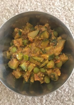A picture of Zucchini curry.