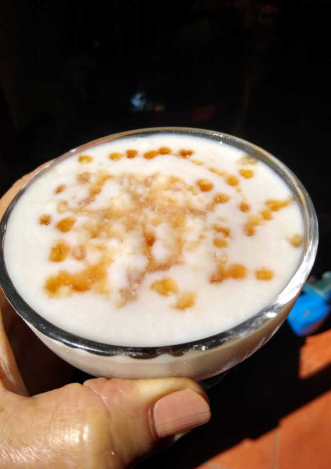 Una foto de Yogurt Casero con Jalea de Manzanas