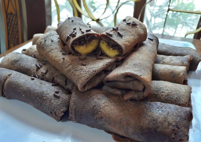 Dadar Gulung Coklat isi Pisang Meses Keju