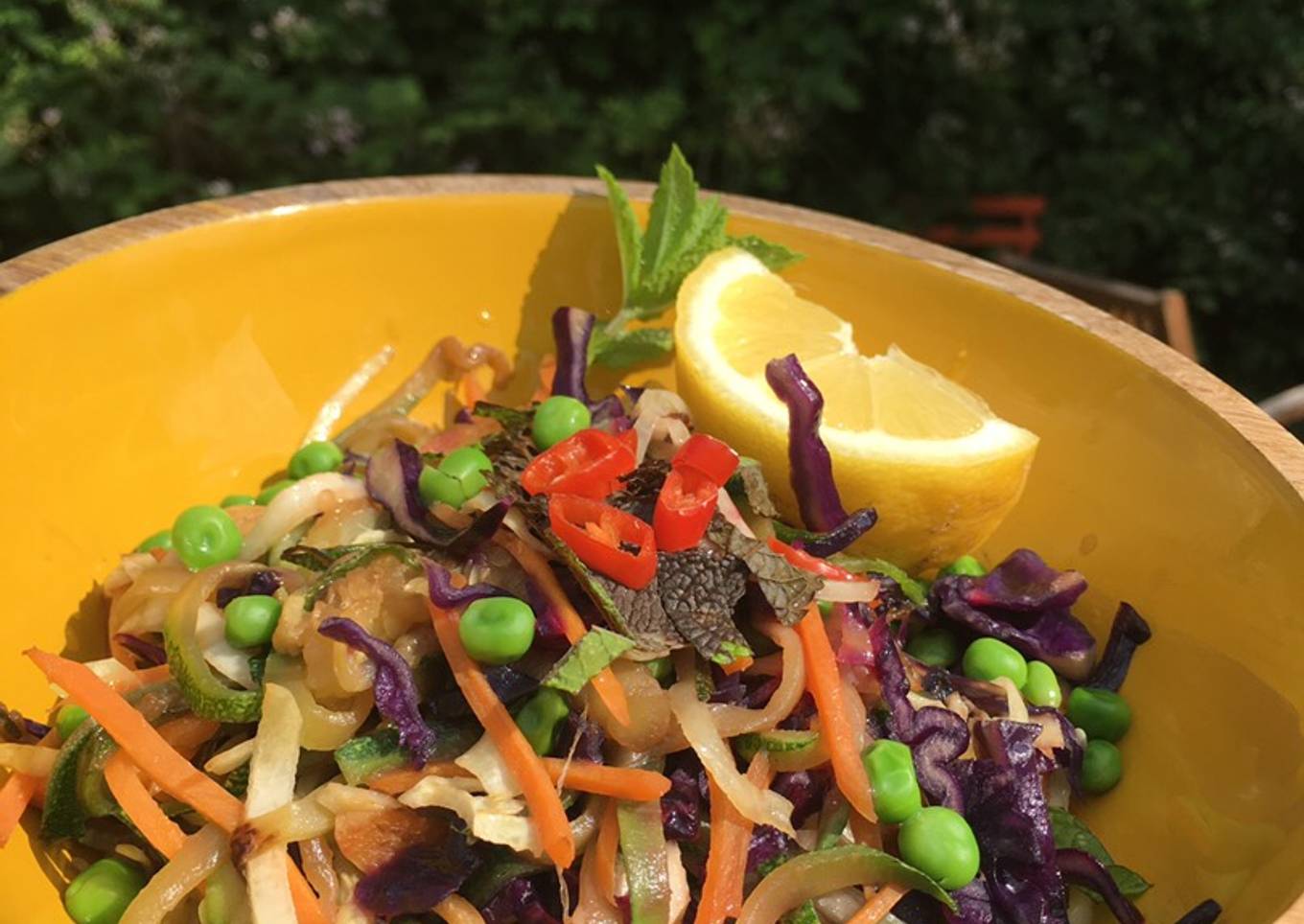 Pea and Courgetti noodles