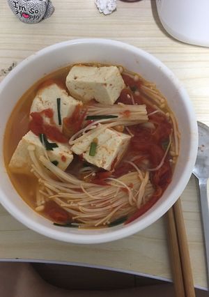 Hình của món Canh kim chi.