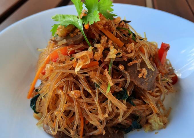 Bihun Goreng sayur dan bakso sapi