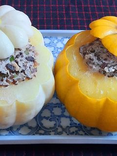 Hình của món Bí đỏ baby nhồi thịt hấp.