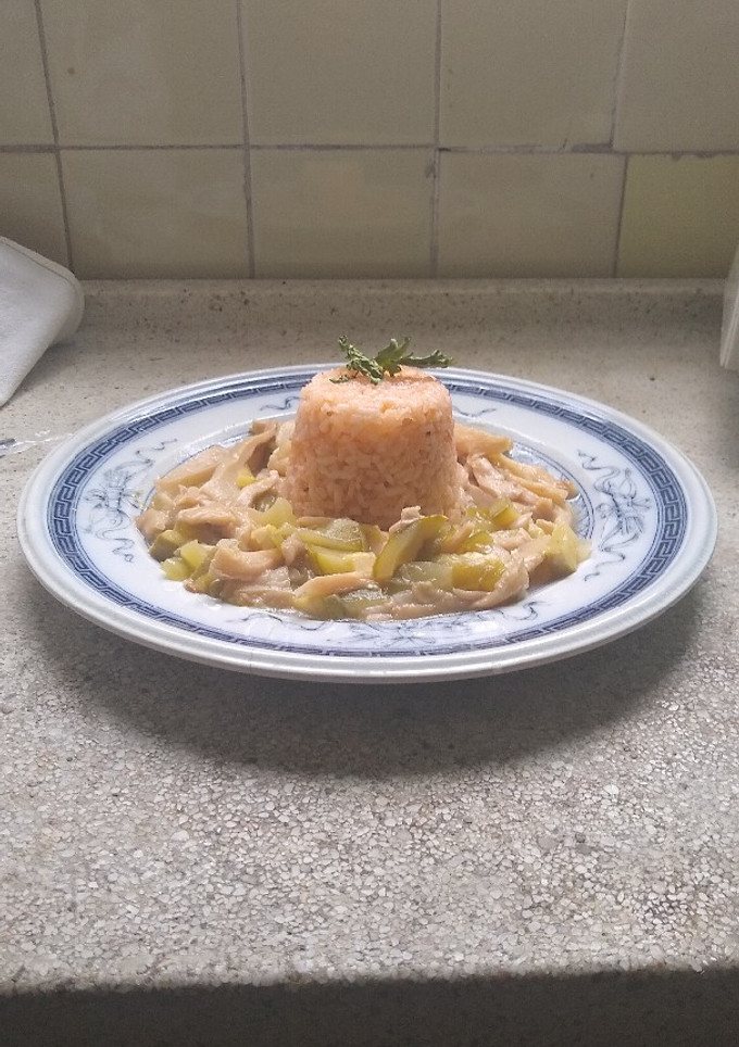 Una foto de Entomatado verde de setas