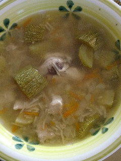 Una foto de Sopa zapallos italiano con pollo