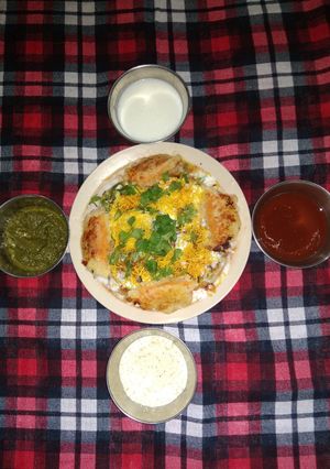 આલુ ચાટ (Alu Chat Recipe in Gujarati) રેસીપી મુખ્ય ફોટો