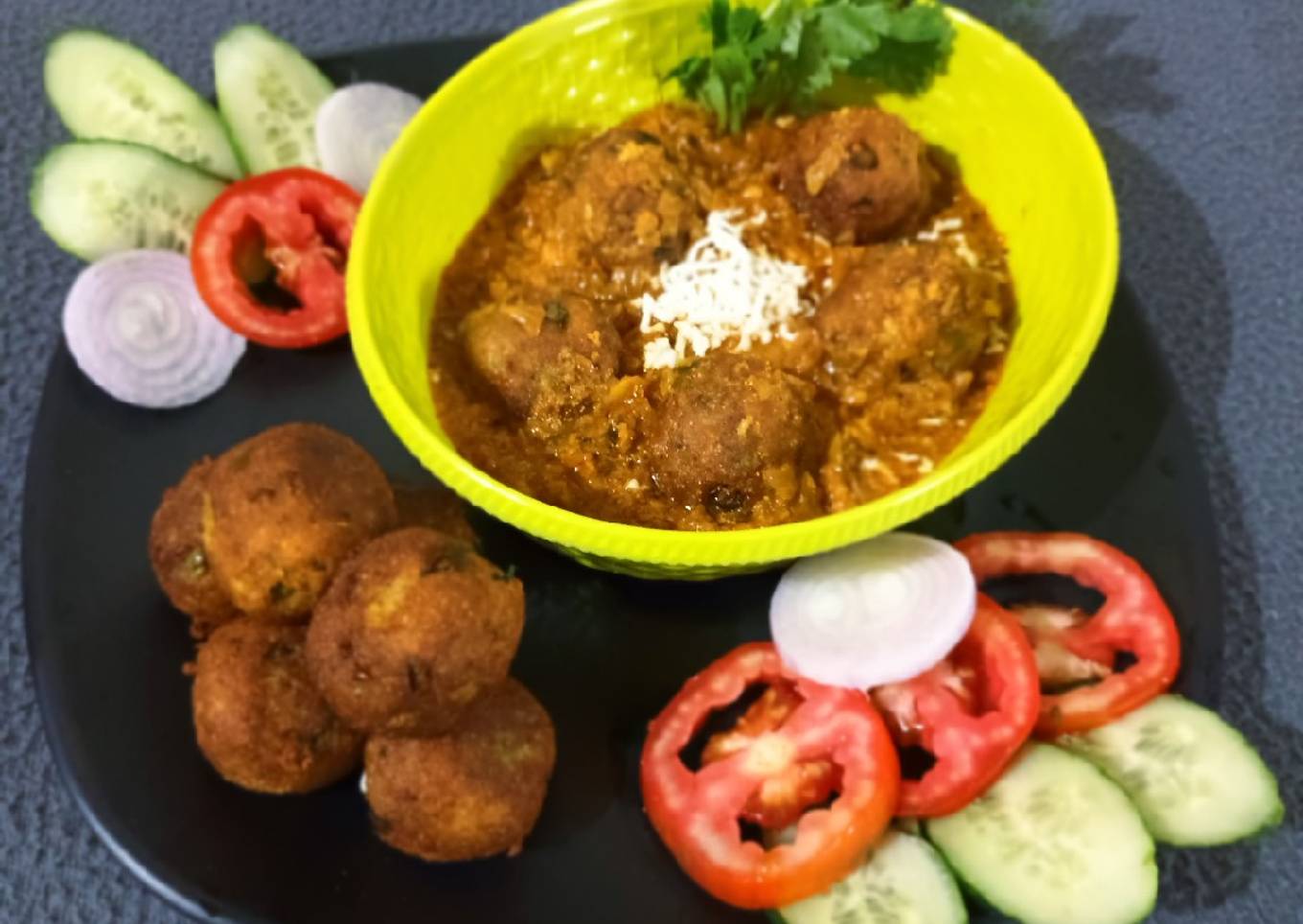 Veg Kofta in bhuna curry
