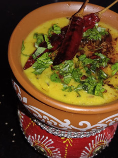 राजस्थानी कढ़ी (Rajasthani kadhi recipe in hindi) रेसिपी मुख्य फोटो