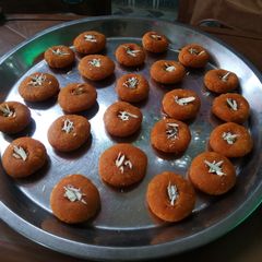 A picture of Marie Gold Biscuit Peda.