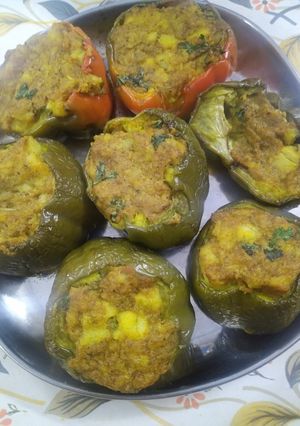 पनीर स्टफ शिमला मिर्च रेसिपी मुख्य फोटो