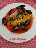 Tonnarelli su gazpacho di peperoni con cozze e gamberi