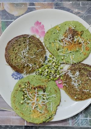 ફણગાવેલા મગ નાં ઉત્તપમ રેસીપી મુખ્ય ફોટો