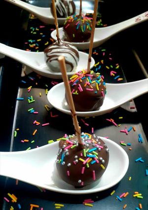 A picture of Cake pops.