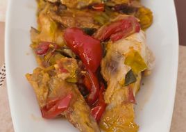 Alitas de pollo al chilindrón. Receta aragonesa