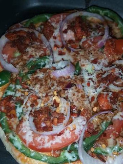 चिकन पैन पिज़्ज़ा (Chicken Pan Pizza recipe in Hindi) रेसिपी मुख्य फोटो