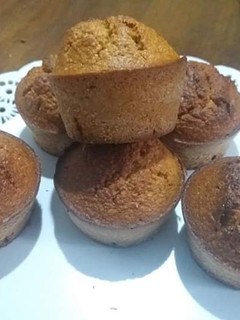Una foto de Muffins de naranja sin harina