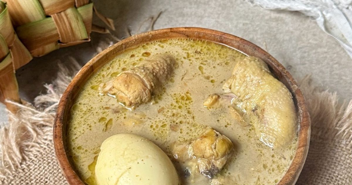 Opor Ayam Telur Kuah Putih